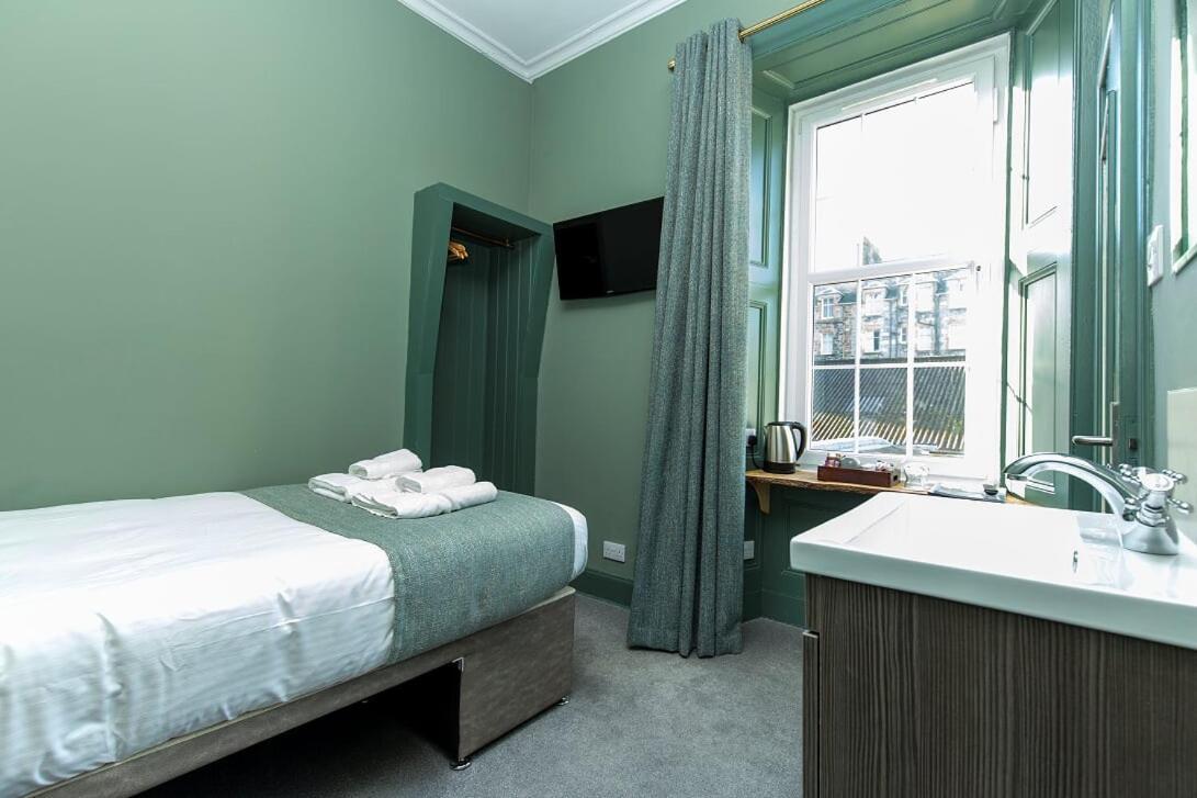 The Whisky Vaults Otel Oban Dış mekan fotoğraf